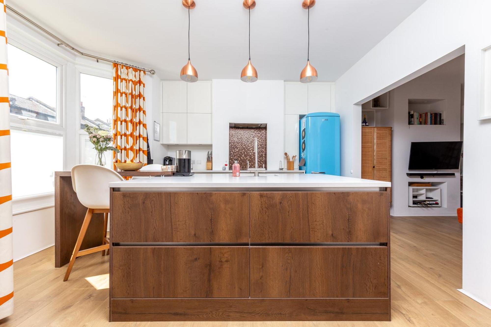 Chic Semi-detached House With A Private Garden, Se